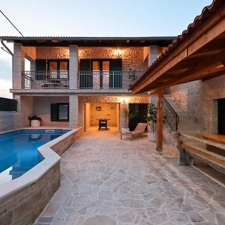 Villa Vita Βίλα *